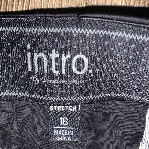 Intro comfort waist w/tummy control capris. NWT. Retail 50 - Picture 4 of 6